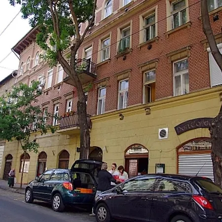 Apartment Attila Apartman *
